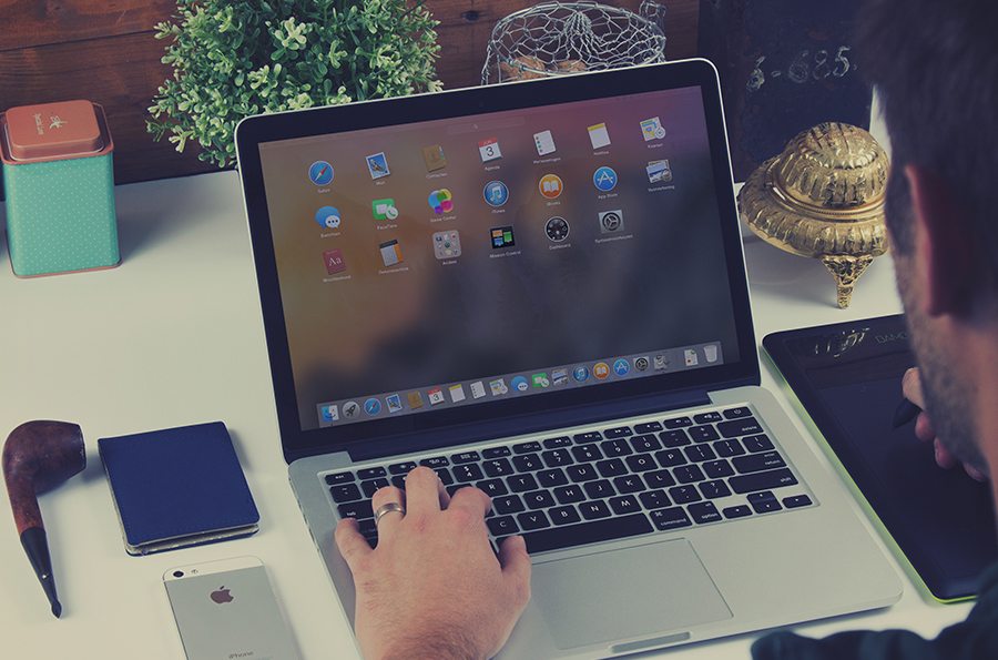 130 100+ MacBook PSD & Vector Mockups design tips 