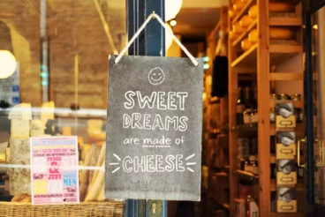 Second alternate image for Tuck Shop Font