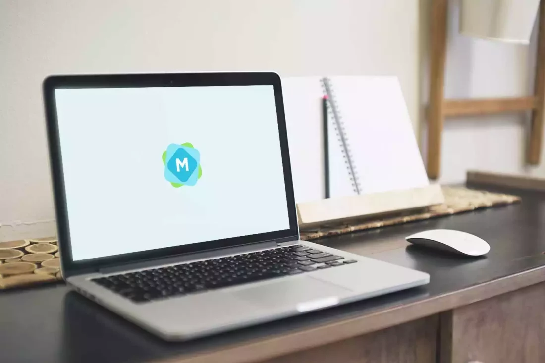 9268+ Macbook Desk Mockup Psd