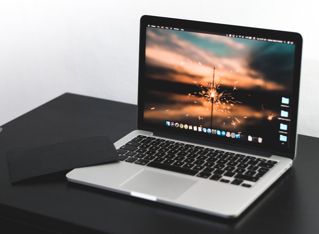 unsplash-macbook 10 Examples of Timeless Apple Design design tips 