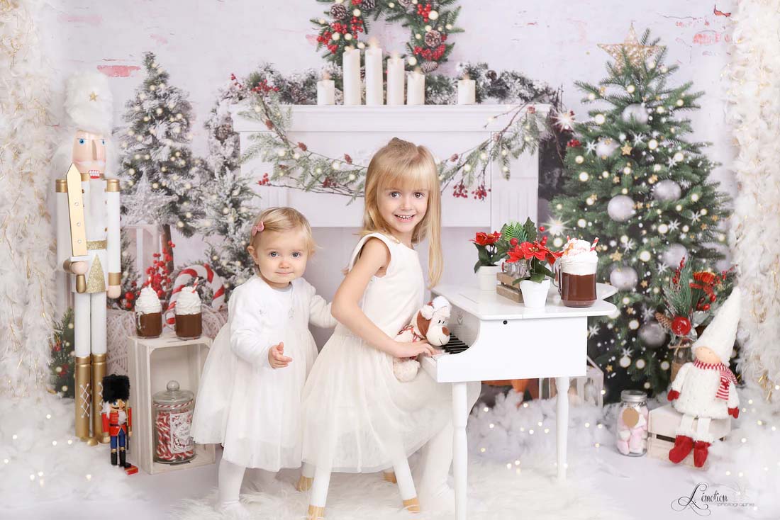 Christmas at Home: Indoor Family Photo Ideas - Mochi Mommy